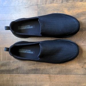 Sketchers Black Go Walk 5